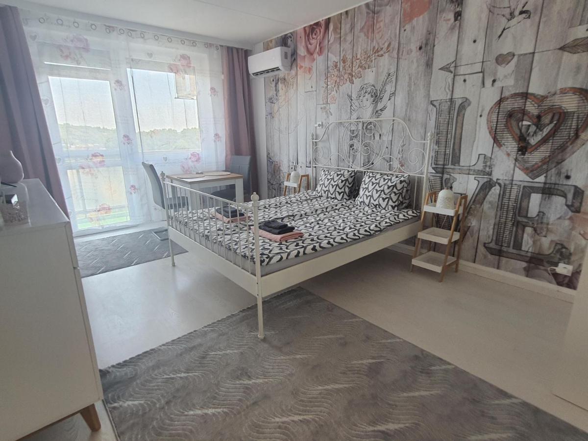 מישקולץ Hegyalja Apartman מראה חיצוני תמונה